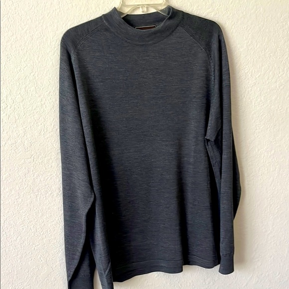 NWOT Johnston & Murphy 100% Silk Gray Round-neck Unisex Cozy Knit Sweater Size L
